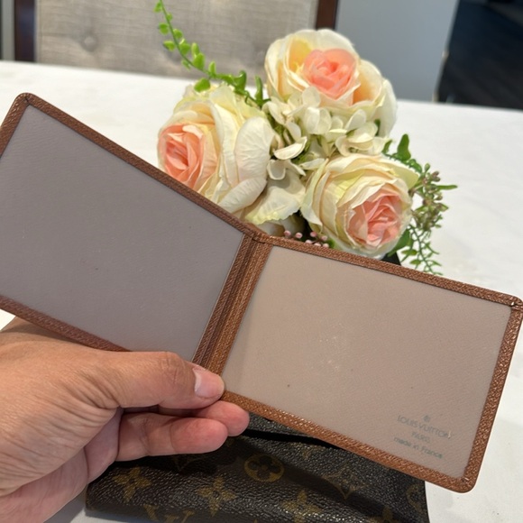 🎉🎉SOLD🎉🎉 Authentic Louis Vuitton snap wallet with card case - Picture 12 of 12